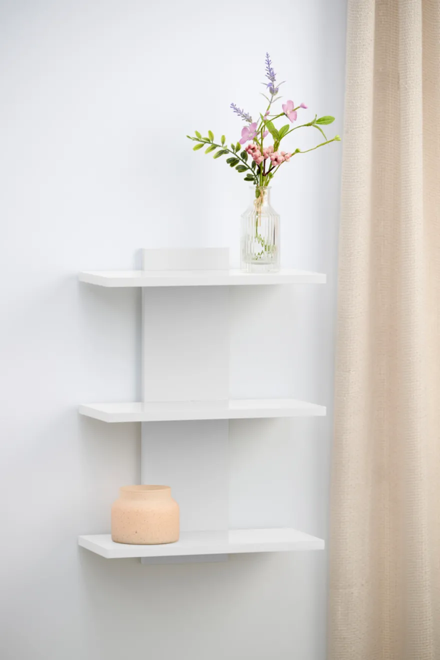 Vegghylle m/3 hyller hvit – DAY